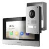Hikvision DS-KIS703Y-P – Kétvezetékes IP video-kaputelefon szett: kültéri, fekete beltéri