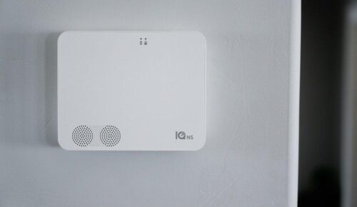 IQ4NS.jpg DSC IQ IQ4NS központ, PowerG 128 zóna, 4 partíció, 137 Z-Wave okosotthon eszköz, 4G, Wifi, SIM kártyával