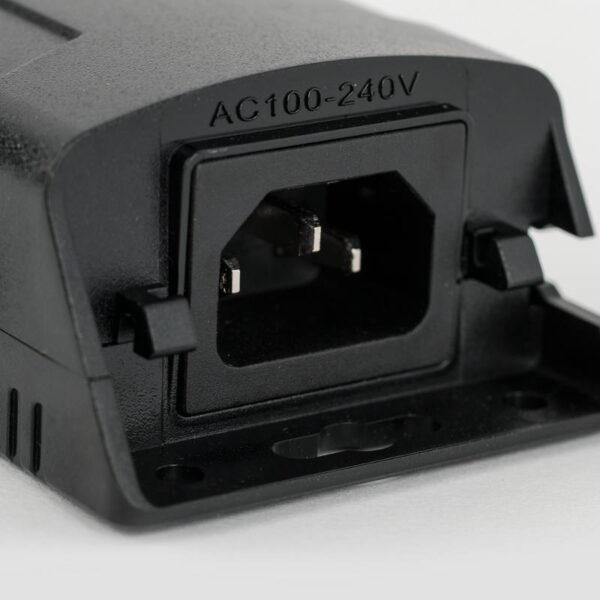 utp7201ge-pse30_4.jpg OUTLET: PoE+ illesztő 30W 10/100/1000Mbps 100m