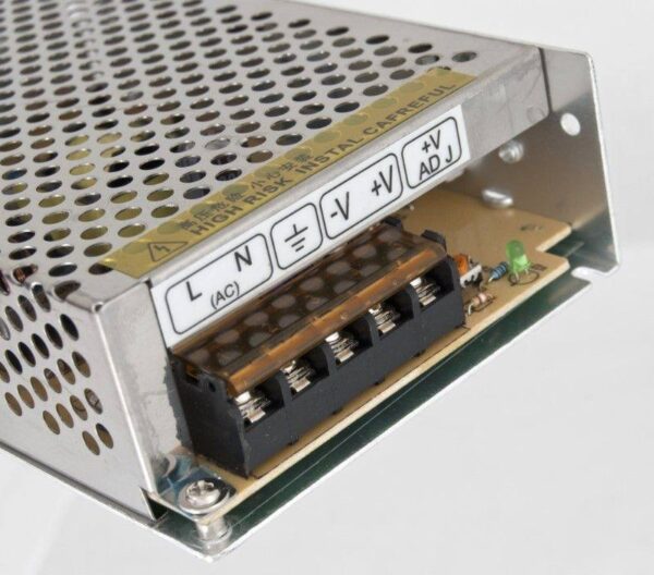 Kapcsolóüzemű tápegység "adapter" 24V 3A